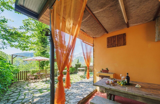 Stunning private villa for 4 people with WIFI, TV, patio and pets allowed