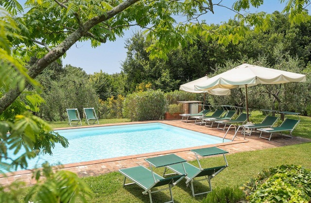 Stunning private villa for 14 guests with WIFI, private pool, A/C, TV, patio and panoramic view