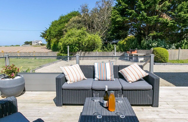 Stunning private villa for 6 guests with WIFI, TV, terrace and pets allowed