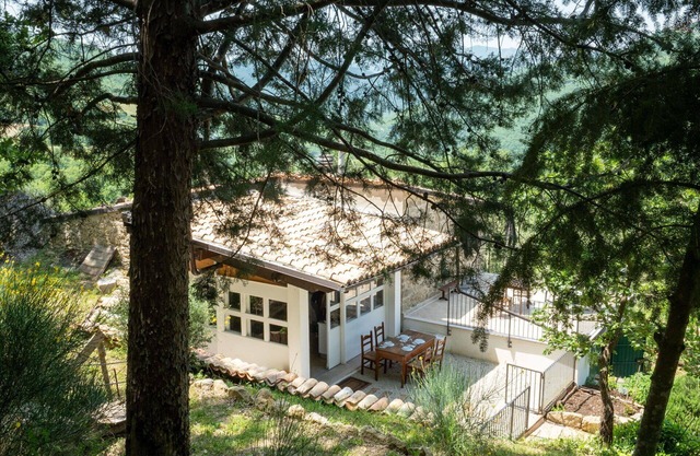 Stunning private villa for 5 guests with WIFI, terrace and pets allowed