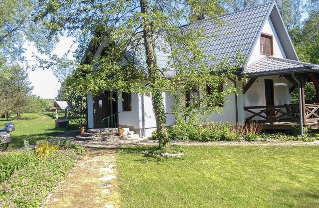 Stunning private villa for 8 people with terrace and pets allowed