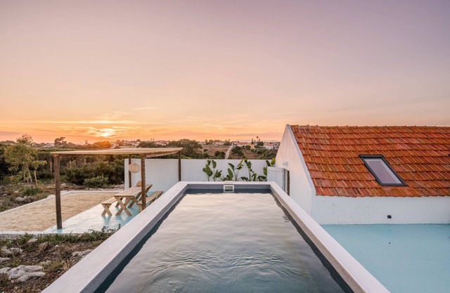 Stunning Retreat w/pool in Azoia - Casa da Serra 1