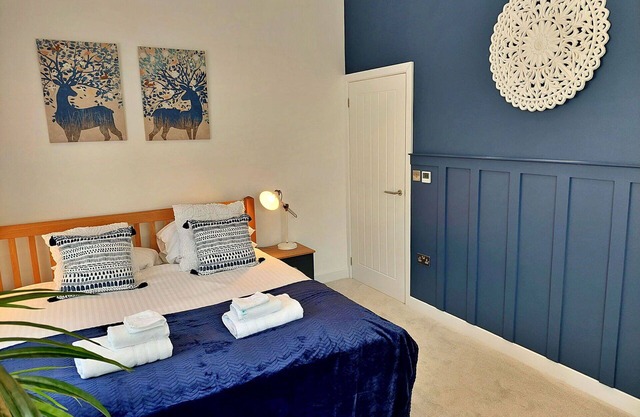 Stunning villa for 6 people with hot tub, pool, WIFI