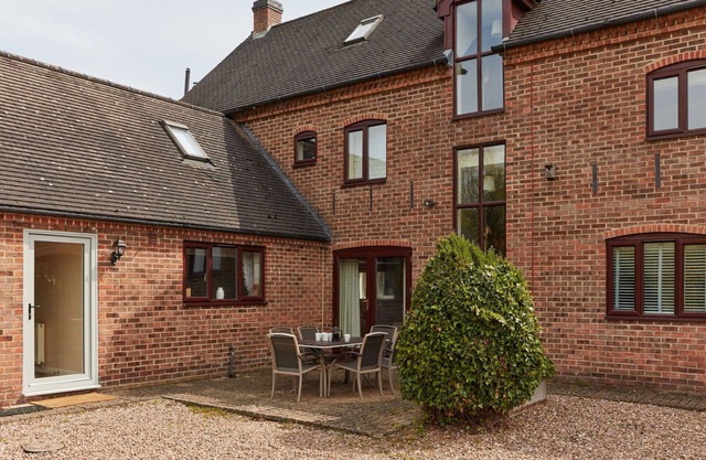 Stunning villa for 19 guests with hot tub, WIFI