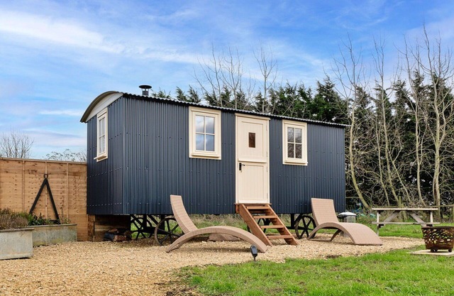 Stunning villa for 2 guests with WIFI and pets allowed