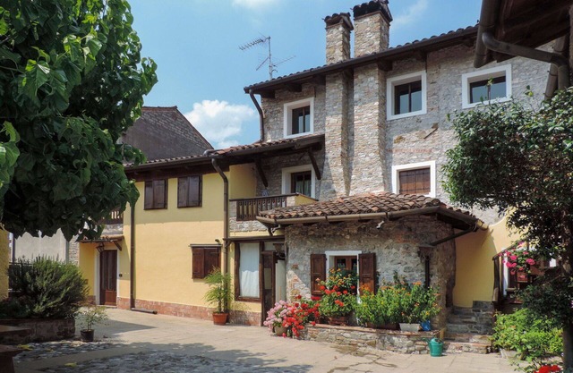 Stunning villa for 4 guests with A/C, WIFI, TV and patio