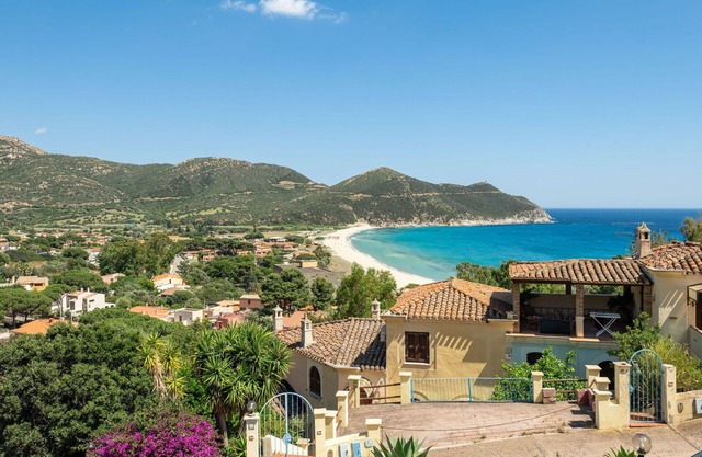 Stunning villa for 6 people with A/C, WIFI, TV and patio