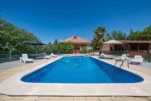 Stunning Villa - Infinity Pool & Mountain Views