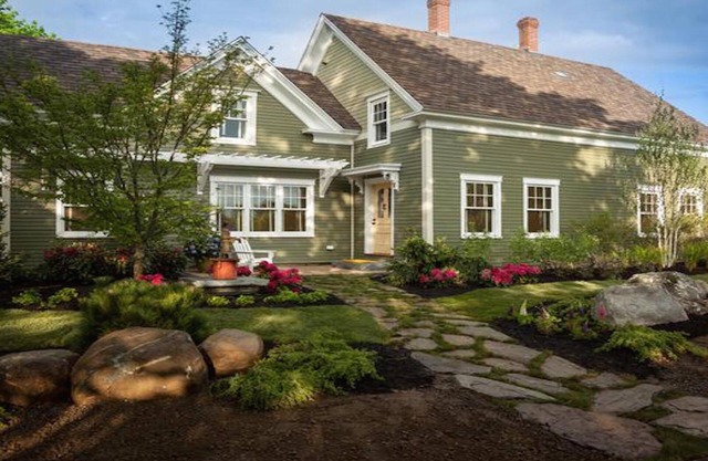 Stunning Waterfront Home, Renovated 1880's Cape, Patio Fireplace, Chefs Kitchen