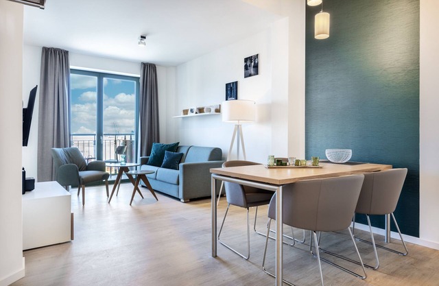 Stylisches Hafenapartment mit Balkon, Wlan, Saunanutzung und Tollem Hafenblick