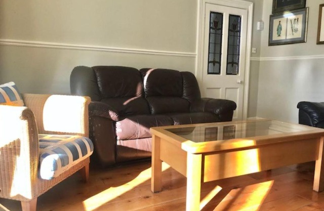 Stylish 2 Bedroom Cottage Near Botanical Gardens
