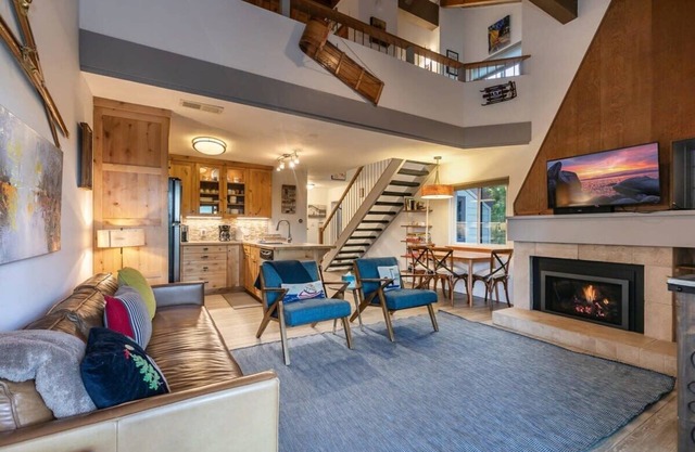 Stylish 2BD in Carnelian Bay