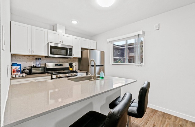 Stylish 2BR in Highland Austin TX 2382