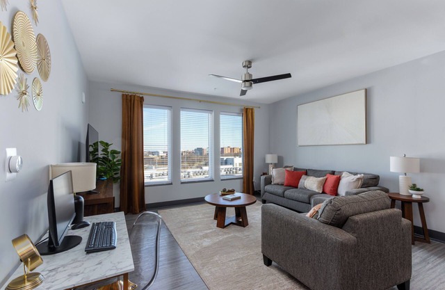 Stylish 2BR Nashville Retreat – Near Shops, Dining, and Live Music