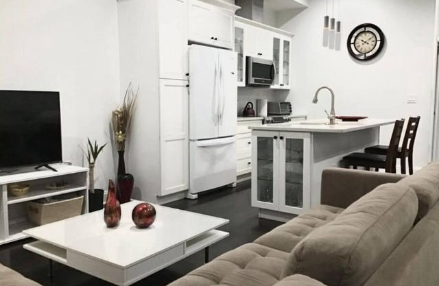 Stylish 3BD apartment with Jacuzzi