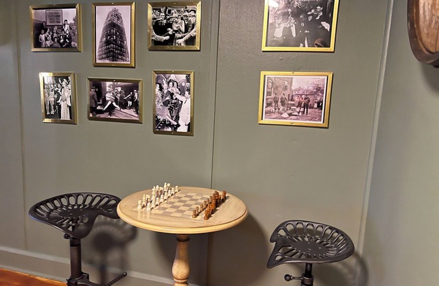 Stylish 3BR house w/Patio ~ Walk to State Capitol 2.5 miles to Buffalo Trace