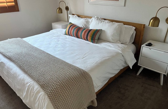 Stylish 4-bedroom Pool home in Indio with game room .