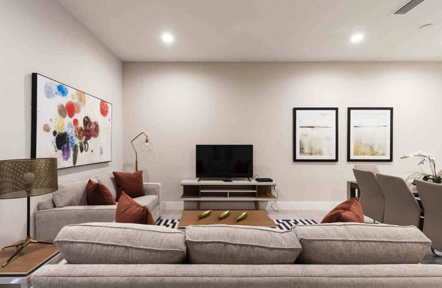 Stylish 4Bed Townhome at Summerville Near Disney