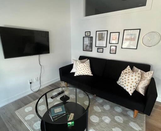 Stylish and beautiful apt in amazing bridgeland