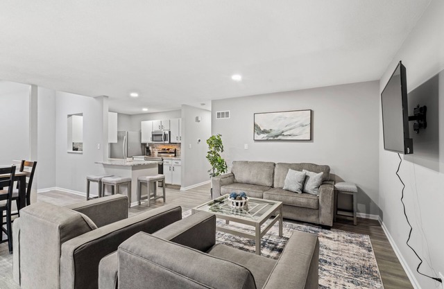 Stylish and Comfortable 3-Bedroom Townhome in Overland Park with WIFI and Pool!