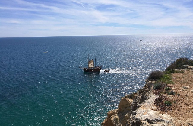 Stylish and large beach apartment with swimming pool in Algarve