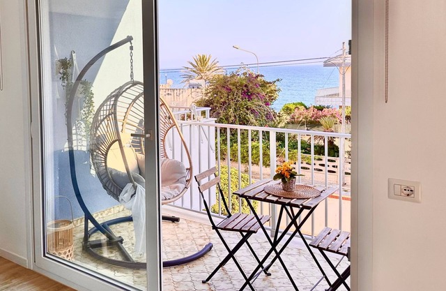 Stylish apartment with sea view