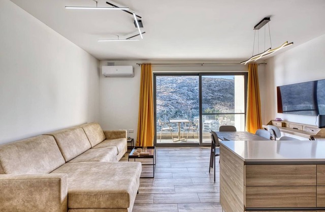 Stylish Apartment - Breathtaking Views in Xlendi