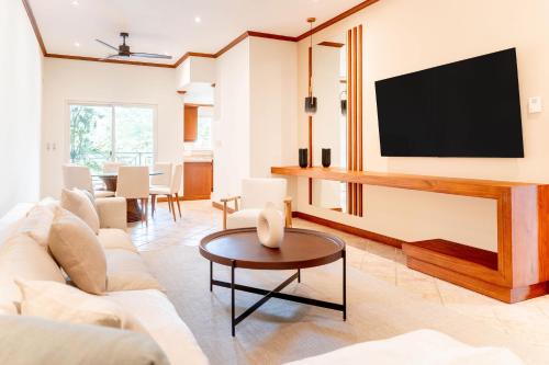 Stylish Apartment w/Hotel Amenities @ Los Sueños