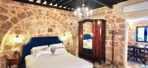 Stylish apartment with private parking by the marina