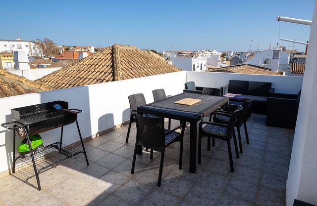 Stylish apartment with private roof terrace in Tavira town center