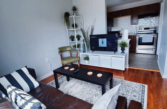 Stylish & Central - Walk to UK Campus/Hospital, Mins to DT/Rupp/Keeneland