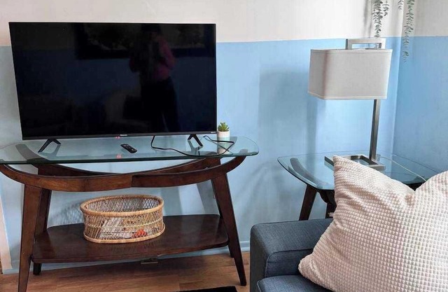 Stylish City Base for Groups and Families