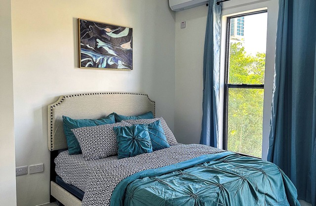 Stylish, Cozy 1 Bedroom Condo with WiFi and AC in Charming Beausejour Gardens