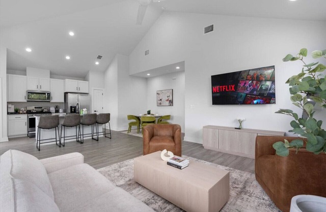 Stylish Downtown Retreat w/Balcony, Reserved Parking + Walkable Access