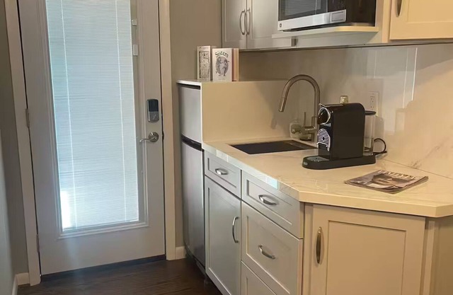 Stylish In-law Suite in Frederick