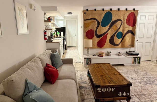 Stylish Jersey City 1BR w/Fast NYC Commute & Family-Friendly Vibe