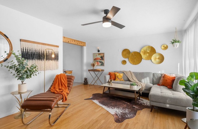 Stylish Mid-Century Modern Home - Canyon Views & Fenced Yard