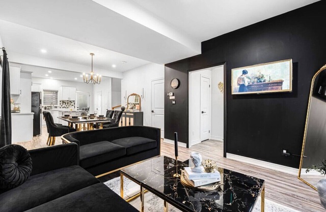 Stylish *NEW* 2BR Suite| 2.5Baths | Close to Falls