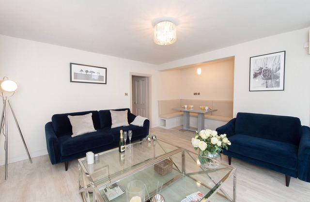Stylish, newly renovated apartment in central Harrogate