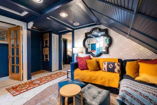 Stylish Old Louisville 1 Bedroom Apartment