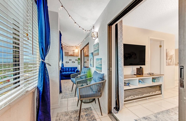Stylish Penthouse Retreat-Oceanfront Access + Peaceful River Sunset Views
