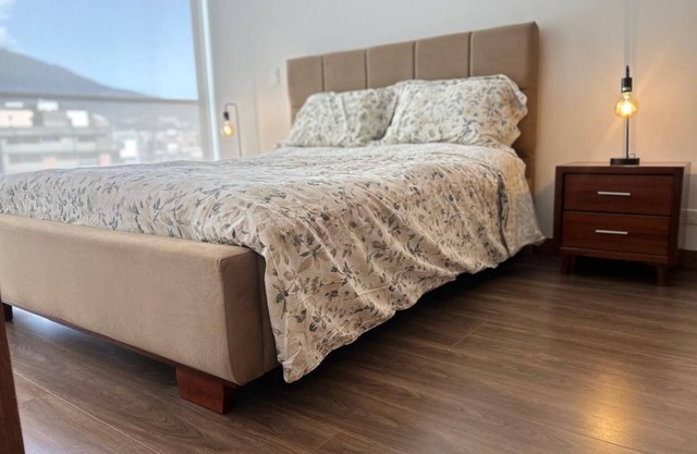 Stylish & Private Suite in Quito–Perfect Location Near Bars, Restaurants & More!