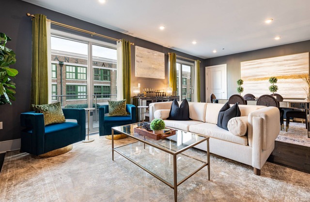 ⚜️Stylish,Spacious & Comfortable Downtown Penthouse! Enjoy The View from Your Personal Terrace!