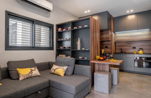 Stylish Studio Apt w Balcony 3-min From the Beach by Sea N' Rent