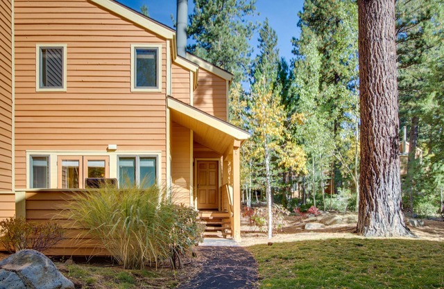 Stylish Townhome with Deck & Shared Hot Tub - Walk to Beaches, Near Skiing