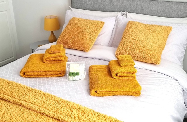 Suffolk Autumn Midweek & Weekend Short Breaks - Business Trips - 5★ Reviews