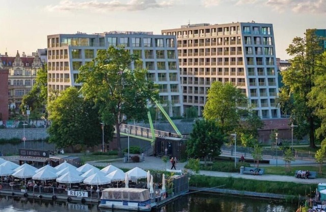 Suite Apartment with City View