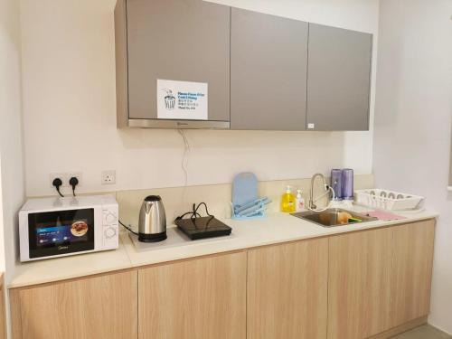 Suite Enesta Kepong MRT Linked 3BR by Luvit Stay