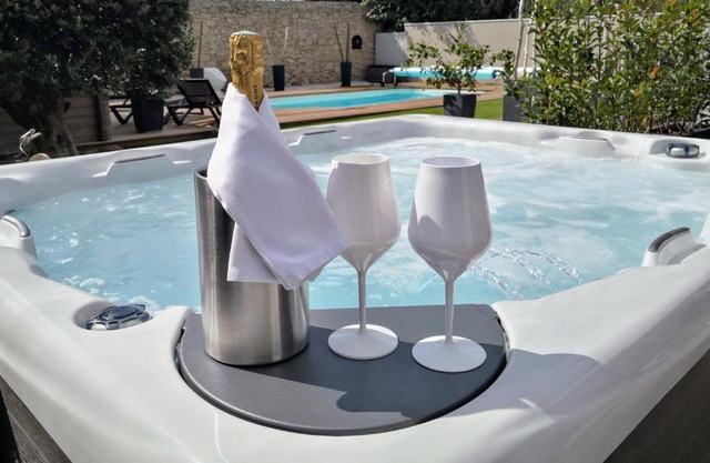 Suite l'inattendu avec Spa privatif et espace bien-être.