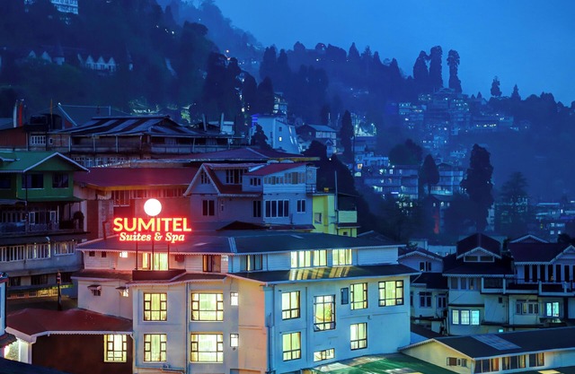 Sumitel Hotel 500 meters from Mall Road